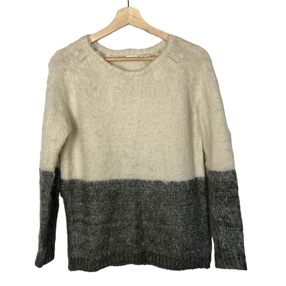 Urban Outfitters UO Kimchi Blue Ivory & Gray Colorblock Fuzzy Sweater XS - Picture 2 of 4